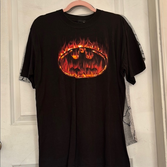 Black Graphic Batman/ DC comics T-Shirt with Flame Design - Picture 1 of 1
